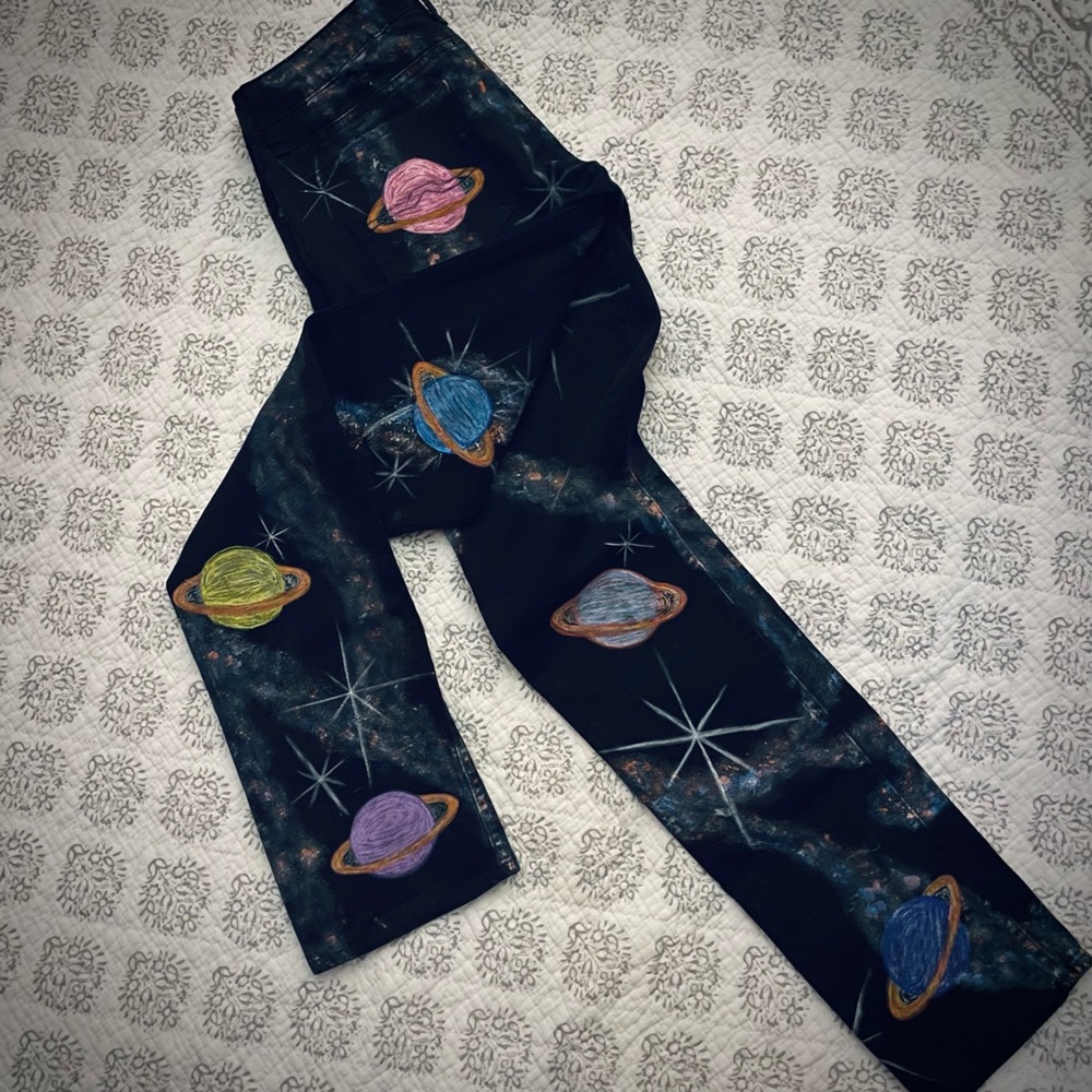 Hand Painted Black Jeans with Vibrant Planets and Stars Design OOAK Size 9 - Picture 14 of 14